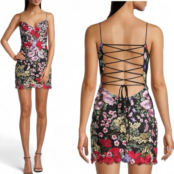 Mac Duggal Floral Lace Mini Dress Size 10 Laced Back Embroidered Sweetheart - Picture 1 of 9